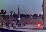 Standbild V-2 Rakete Peenemunde Deutschland, 1943, aus Sekunde 26 historischem Filmmaterial Videoclip 65675024336