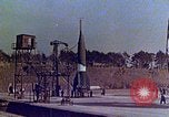 Standbild V-2 Rakete Peenemunde Deutschland, 1943, aus Sekunde 29 historischem Filmmaterial Videoclip 65675024336