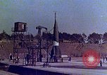 Standbild V-2 Rakete Peenemunde Deutschland, 1943, aus Sekunde 31 historischem Filmmaterial Videoclip 65675024336