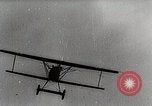 Standbild deutsche Flugzeuge von Ersten Weltkrieg Deutschland, 1918, aus Sekunde 16 historischem Filmmaterial Videoclip 65675024361