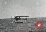 Standbild deutsche Flugzeuge von Ersten Weltkrieg Deutschland, 1918, aus Sekunde 37 historischem Filmmaterial Videoclip 65675024361