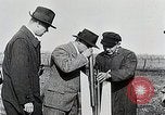 Standbild Erste erfolgreiche post rocket Deutschland, 1931, aus Sekunde 12 historischem Filmmaterial Videoclip 65675024387