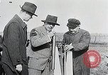 Standbild Erste erfolgreiche post rocket Deutschland, 1931, aus Sekunde 14 historischem Filmmaterial Videoclip 65675024387