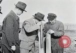 Standbild Erste erfolgreiche post rocket Deutschland, 1931, aus Sekunde 15 historischem Filmmaterial Videoclip 65675024387