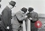 Standbild Erste erfolgreiche post rocket Deutschland, 1931, aus Sekunde 17 historischem Filmmaterial Videoclip 65675024387