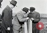 Standbild Erste erfolgreiche post rocket Deutschland, 1931, aus Sekunde 18 historischem Filmmaterial Videoclip 65675024387