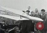 Standbild Reinhold Bodenbearbeitung Deutschland, 1931, aus Sekunde 20 historischem Filmmaterial Videoclip 65675024388