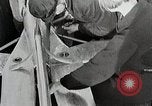 Standbild Reinhold Bodenbearbeitung Deutschland, 1931, aus Sekunde 25 historischem Filmmaterial Videoclip 65675024388