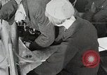 Standbild Reinhold Bodenbearbeitung Deutschland, 1931, aus Sekunde 27 historischem Filmmaterial Videoclip 65675024388
