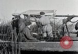 Standbild Reinhold Bodenbearbeitung Deutschland, 1931, aus Sekunde 49 historischem Filmmaterial Videoclip 65675024388