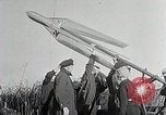 Standbild Reinhold Bodenbearbeitung Deutschland, 1931, aus Sekunde 56 historischem Filmmaterial Videoclip 65675024388