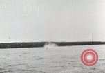 Standbild Testen Raketen auf Schwielowsee Deutschland, 1933, aus Sekunde 27 historischem Filmmaterial Videoclip 65675024413