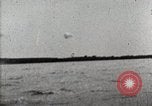 Standbild Testen Raketen auf Schwielowsee Deutschland, 1933, aus Sekunde 30 historischem Filmmaterial Videoclip 65675024413