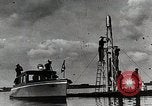 Standbild Testen Raketen auf Schwielowsee Deutschland, 1933, aus Sekunde 46 historischem Filmmaterial Videoclip 65675024413
