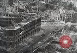Standbild Ansichten der zerstörten Berlin am Ende des Zweiten Weltkrieg Berlin Deutschland, 1945, aus Sekunde 22 historischem Filmmaterial Videoclip 65675024426