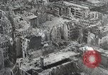 Standbild Ansichten der zerstörten Berlin am Ende des Zweiten Weltkrieg Berlin Deutschland, 1945, aus Sekunde 24 historischem Filmmaterial Videoclip 65675024426