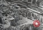Standbild Ansichten der zerstörten Berlin am Ende des Zweiten Weltkrieg Berlin Deutschland, 1945, aus Sekunde 25 historischem Filmmaterial Videoclip 65675024426