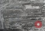 Standbild Ansichten der zerstörten Berlin am Ende des Zweiten Weltkrieg Berlin Deutschland, 1945, aus Sekunde 33 historischem Filmmaterial Videoclip 65675024426