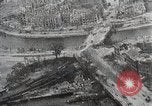 Standbild Ansichten der zerstörten Berlin am Ende des Zweiten Weltkrieg Berlin Deutschland, 1945, aus Sekunde 38 historischem Filmmaterial Videoclip 65675024426
