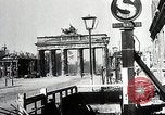 Standbild Ansichten der zerstörten Berlin am Ende des Zweiten Weltkrieg Berlin Deutschland, 1945, aus Sekunde 42 historischem Filmmaterial Videoclip 65675024426