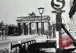 Standbild Ansichten der zerstörten Berlin am Ende des Zweiten Weltkrieg Berlin Deutschland, 1945, aus Sekunde 44 historischem Filmmaterial Videoclip 65675024426