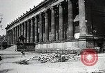Standbild Ansichten der zerstörten Berlin am Ende des Zweiten Weltkrieg Berlin Deutschland, 1945, aus Sekunde 45 historischem Filmmaterial Videoclip 65675024426