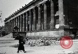 Standbild Ansichten der zerstörten Berlin am Ende des Zweiten Weltkrieg Berlin Deutschland, 1945, aus Sekunde 47 historischem Filmmaterial Videoclip 65675024426