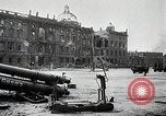 Standbild Ansichten der zerstörten Berlin am Ende des Zweiten Weltkrieg Berlin Deutschland, 1945, aus Sekunde 51 historischem Filmmaterial Videoclip 65675024426