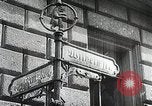 Standbild Ansichten der zerstörten Berlin am Ende des Zweiten Weltkrieg Berlin Deutschland, 1945, aus Sekunde 57 historischem Filmmaterial Videoclip 65675024426