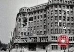 Standbild Ansichten der zerstörten Berlin am Ende des Zweiten Weltkrieg Berlin Deutschland, 1945, aus Sekunde 62 historischem Filmmaterial Videoclip 65675024426