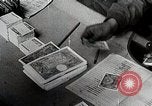 Standbild Amerikanische 82 Und 101 Fallschirmjäger am Vorabend des D-Day Invasion Frankreichs England, 1944, aus Sekunde 19 historischem Filmmaterial Videoclip 65675024429