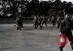 Standbild Amerikanische 82 Und 101 Fallschirmjäger am Vorabend des D-Day Invasion Frankreichs England, 1944, aus Sekunde 28 historischem Filmmaterial Videoclip 65675024429