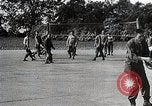 Standbild Amerikanische 82 Und 101 Fallschirmjäger am Vorabend des D-Day Invasion Frankreichs England, 1944, aus Sekunde 30 historischem Filmmaterial Videoclip 65675024429