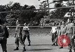 Standbild Amerikanische 82 Und 101 Fallschirmjäger am Vorabend des D-Day Invasion Frankreichs England, 1944, aus Sekunde 34 historischem Filmmaterial Videoclip 65675024429