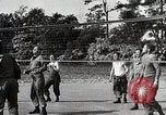 Standbild Amerikanische 82 Und 101 Fallschirmjäger am Vorabend des D-Day Invasion Frankreichs England, 1944, aus Sekunde 35 historischem Filmmaterial Videoclip 65675024429