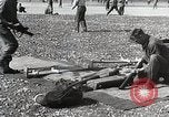 Standbild Amerikanische 82 Und 101 Fallschirmjäger am Vorabend des D-Day Invasion Frankreichs England, 1944, aus Sekunde 47 historischem Filmmaterial Videoclip 65675024429