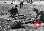 Standbild Amerikanische 82 Und 101 Fallschirmjäger am Vorabend des D-Day Invasion Frankreichs England, 1944, aus Sekunde 48 historischem Filmmaterial Videoclip 65675024429