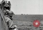 Standbild Der D-Day Invasion Schlacht an den Stränden Normandie Frankreich, 1944, aus Sekunde 3 historischem Filmmaterial Videoclip 65675024431