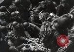 Standbild Der D-Day Invasion Schlacht an den Stränden Normandie Frankreich, 1944, aus Sekunde 58 historischem Filmmaterial Videoclip 65675024431