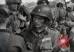 Standbild Verbündeten voraus nach D-Day Invasion Normandie Frankreich, 1944, aus Sekunde 13 historischem Filmmaterial Videoclip 65675024432