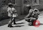 Standbild Verbündeten voraus nach D-Day Invasion Normandie Frankreich, 1944, aus Sekunde 16 historischem Filmmaterial Videoclip 65675024432