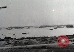 Standbild Verbündeten voraus nach D-Day Invasion Normandie Frankreich, 1944, aus Sekunde 26 historischem Filmmaterial Videoclip 65675024432