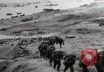 Standbild Verbündeten voraus nach D-Day Invasion Normandie Frankreich, 1944, aus Sekunde 43 historischem Filmmaterial Videoclip 65675024432