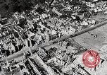 Immagine di Alleati importanti città portuale dopo il D-Day nella seconda guerra mondiale Cherbourg Francia, 1944, secondo 6 filmato di repertorio 65675024433