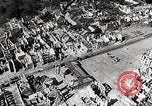 Immagine di Alleati importanti città portuale dopo il D-Day nella seconda guerra mondiale Cherbourg Francia, 1944, secondo 8 filmato di repertorio 65675024433