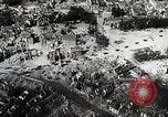 Immagine di Alleati importanti città portuale dopo il D-Day nella seconda guerra mondiale Cherbourg Francia, 1944, secondo 25 filmato di repertorio 65675024433