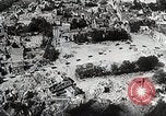 Immagine di Alleati importanti città portuale dopo il D-Day nella seconda guerra mondiale Cherbourg Francia, 1944, secondo 28 filmato di repertorio 65675024433