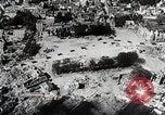 Immagine di Alleati importanti città portuale dopo il D-Day nella seconda guerra mondiale Cherbourg Francia, 1944, secondo 29 filmato di repertorio 65675024433