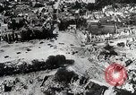 Immagine di Alleati importanti città portuale dopo il D-Day nella seconda guerra mondiale Cherbourg Francia, 1944, secondo 32 filmato di repertorio 65675024433