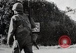 Immagine di Alleati importanti città portuale dopo il D-Day nella seconda guerra mondiale Cherbourg Francia, 1944, secondo 37 filmato di repertorio 65675024433